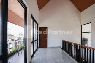 Ndalem Tamanan Syariah RedPartner - 5
