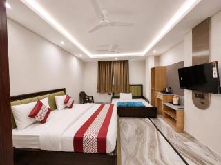 PREMIUM HOTEL HARIDWAR K P - Near Mansa Mata Temple and Railway Station Haridwar - Fully Air conditioned - Free Wifi and Parking Facilities - Best FAMILY HOTEL IN HARIDWAR - 1