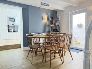 Treholme, great space for a family beach holiday! - 1