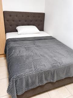 The Studio on Morden - Private Ensuite - 9