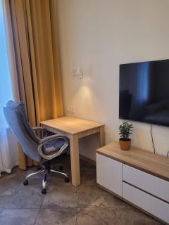 Renovated, Classic, high ceiling apartment in the historic center of Odesa - 6