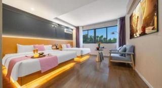WE Hotel Chongqing - 3