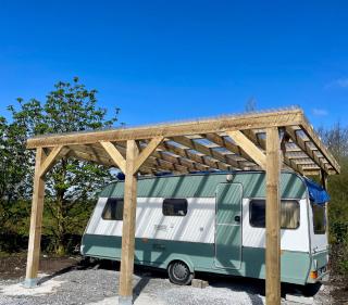 Cosy Caravan sleeps 2 with Patio and Parking - 5
