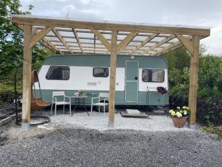Cosy Caravan sleeps 2 with Patio and Parking - 4