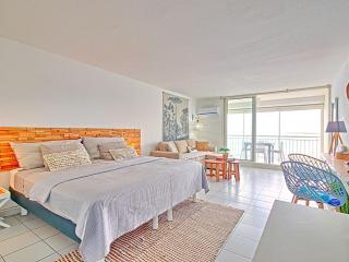 Studio Spacieux avec Vue Mer et Piscine - FR-1-734-34 - 0