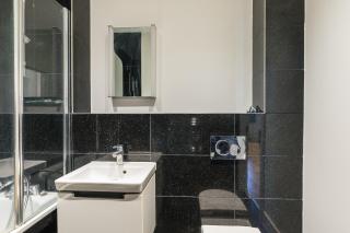 Modern 1-Bed APT in East Croydon 12mins to Central London - 1