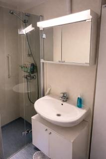 Two rooms and a kitchen - private yard and parking - 3