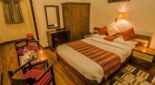 Hotel Lakefront - 2