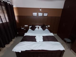 Hovato Brown - 1