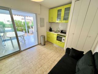Appartement T2 Cabine, RDC avec Terrasse – Plage à 50m, Parking Privé - FR-1-702-5 - 1