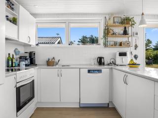 Holiday Home Zina - 600m from the sea by Interhome - 9