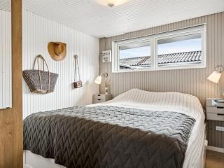 Holiday Home Zina - 600m from the sea by Interhome - 5