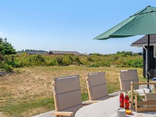 Holiday Home Zina - 600m from the sea by Interhome - 1