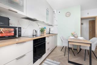 Stylowe Studio z Balkonem w Lublinie by Noclegi Renters - 2