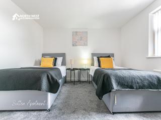 Modern Serviced Apartments in St Helens with Free WiFi Ideal for Leisure or Work Stays by North West Accommodation - 1