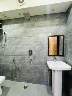 Hotel fabulous - Malviya Nagar - 9