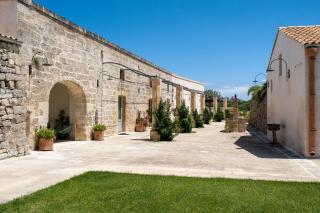Charming farmhouse with pool near the sea - 8