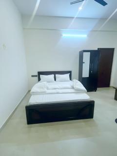 GR Comforts Boarding and Lodging - 9