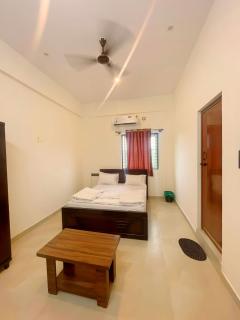 GR Comforts Boarding and Lodging - 6
