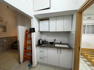 Cozy 2 Room Apartment near Madatech and Carmelit - 3
