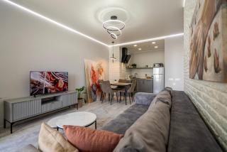 Zarichniy apartment, river view - 1