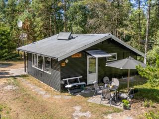 Holiday Home Lökea - from the sea by Interhome - 0
