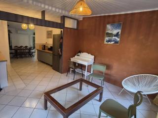 Villa avec piscine et climatisation - 6 adultes, 2 enfants - FR-1-786-97 - 6