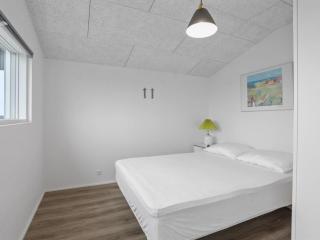 Holiday Home Eicke - 20m from the sea by Interhome - 5