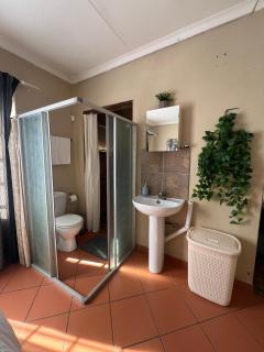 Kingfisher Hideaway - 3