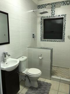 Checked Inn 2F - 1