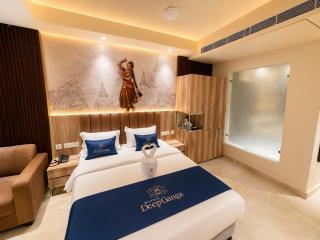 Royale DEEPGANGA - Sea View Hotel Near Lighthouse - Free Parking & Restaurant Facility - 5