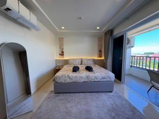 Terraza C402 Modern Studio with Balcony - 1