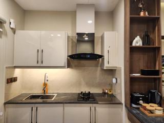 1 Bed Apt with Giga view, Rooftop pool - 2