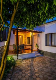 Guest House Demaj - 9