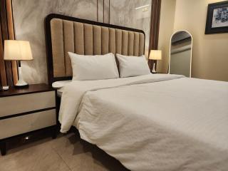 Elegant Designer Studio, Hotel-Style Comfort in Zeta Mall - 3