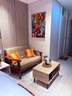 Classy studio apt with free WIFI,a Pool and lifts - 0