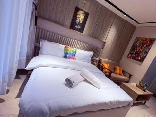 Classy studio apt with free WIFI,a Pool and lifts - 8