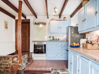 Ty Lewis Cottage - 1