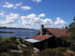 Cabin by the sea, close to Preikestolen The Pulpit Rock - 8