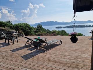 Cabin by the sea, close to Preikestolen The Pulpit Rock - 4