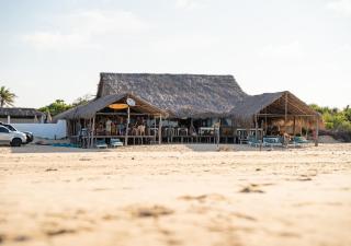 Neptune's Lodge and Beach Bar - 7