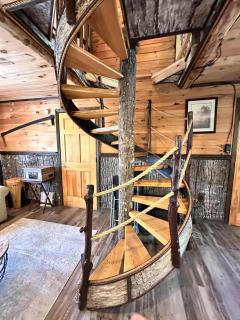 Real Treehouse Adventure Rustic meets Luxury - 7