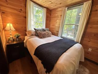 Real Treehouse Adventure Rustic meets Luxury - 8
