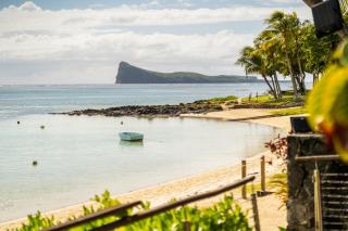 Beachfront villa with direct beach access - 0