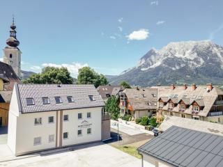 Bergtraum Appartements - Alpine 1 by AA Holiday Homes - 0