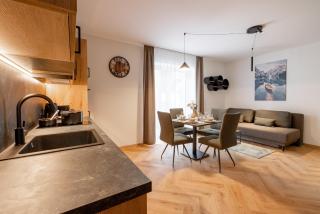 Bergtraum Appartements - Alpine 1 by AA Holiday Homes - 6