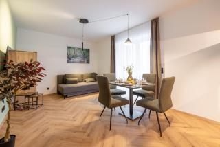 Bergtraum Appartements - Alpine 2 by AA Holiday Homes - 1