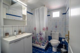 Seaside Family Apt, 2 Br, 80m from sea, Quite Area - 3