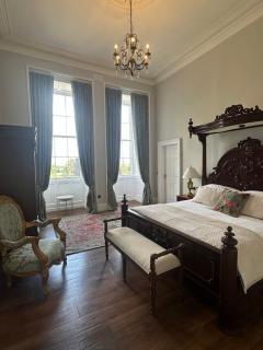 Uppercourt Manor - 6