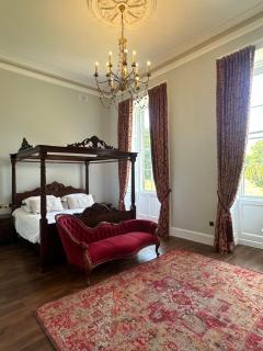 Uppercourt Manor - 5